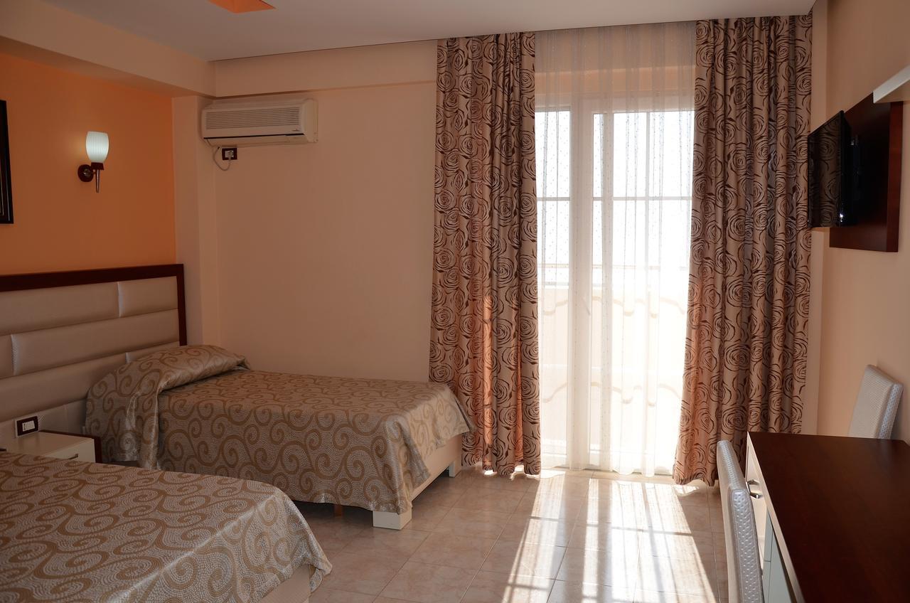Hotel Virginia Durrës Kültér fotó